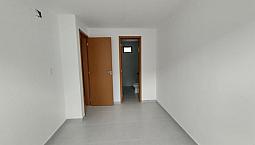 Apartamento Para Venda Tem 54 Metros Quadrados Com 2 Quartos Sendo Uma Suíte E Wc Social.