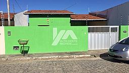 Casa - Bairro: Parque De Exposições / Parnamirim
