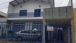 Casa Sobrado Residencial 03 Dormitórios + 01 Comodo Com Wc Fundos
