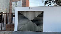 Casa Para Aluguel Tem 320 Metros Quadrados Com 3 Quartos Em Setor Sul - Goiânia - Goiás.
