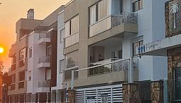 Apartamento Mobilado Condomínio Fechado 02 Dormitórios Mobiliado 400 M Do Mar - Campeche