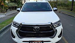 Toyota Hilux Cd Srv 4x4 2.8 Tdi Diesel Aut. 2023