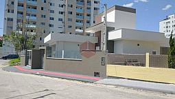 Casa Para Venda Com 193 Metros Quadrados Com 4 Quartos Em Caminho Novo - Palhoça - Sc