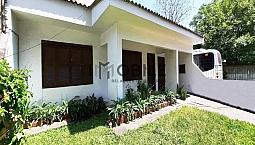 Casa Espaçosa Em Partenon, Porto Alegre: 150M², 4 Quartos, 3 Banheiros - Venda Por R$ E Lo