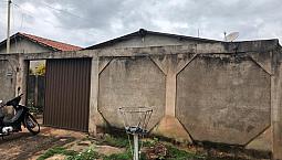 Casa Para Venda Possui 15 Metros Quadrados Com 4 Quartos Em Setor Palmares - Trindade - Go