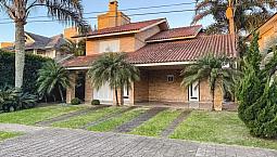 Casa Beira Lago, Mobiliada, A Venda No Condomínio Atlântida Lagos Park - 230,64M² Ref: