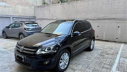 Volkswagen Tiguan Com Teto Solar E Faróis Xênon  Muito Nova 