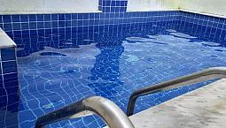 Casa Seminova Com Piscina 