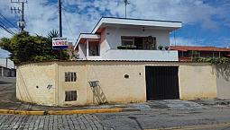 Casa No Jardim Universo