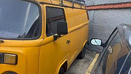 Volkswagen Kombi Furgão (Álcool) 2002