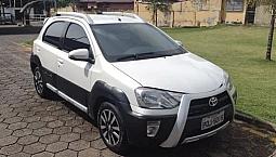 Toyota Etios Cross 1.5 Flex Branco 2015/2015