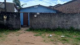 Vendo Uma Casa Com Um Terreno Medindo  9,80×33M