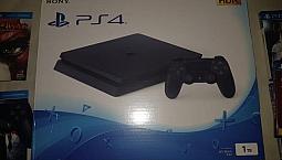 Playstation 4 Semi Novo + Jogos