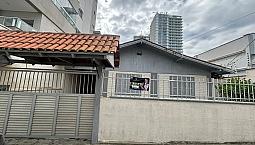 Kitnet Para Locação No Centro De Balneário Piçarras  Praticidade E Excelente Localização