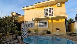 Casa 4 Dormitórios(1 Suíte Master), Lareira, Pátio C/ Piscina, Salão De Festas