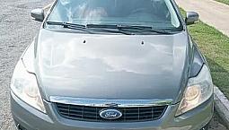 Ford Focus Sedan 2011
