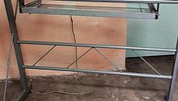 Mesa De Ferro Para Computador Com Tampo De Vidro