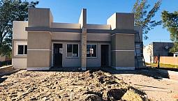 Casa Geminada De Alto Padrão!!