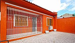 Linda Casa De 3 Quartos, Com Piscina, Totalmente Mobiliada Na Zona Sul