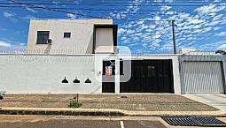 Casa Estilo Sobrado Para Locação No Bairro Novo Mundo