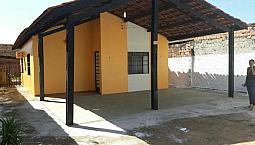 Alugo Casa 700,00