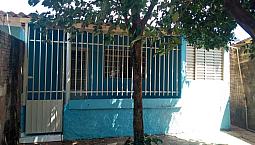 Alugo Casa Jardim Itália 