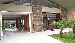 Casa 4 Dormitórios, Piscina Na Central De Atlântida!!