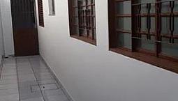 Casa De Fundos Perto Da Uftm. R$ 952.00