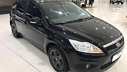 Focus 1.6 Hatch Glx 2011, Pneus Novos, Bancos Couro, 2 Donos Daqui.