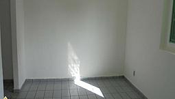 Casa Bem Localizada Para Aluguel