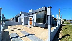 Casa Geminada Alto Padrão Com 03 Dormitórios.