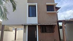 Vendo/Troco/Alugo Casa De Primeiro Andar