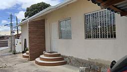 Casa Com Dois Quartos Na Agronômica 
