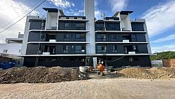 Apartamento No Portal Do Sol Com 02 Quartos, Sendo 01 Suíte E Varanda.