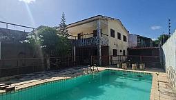 Linda Casa Em Amaro Branco Com 210M2, 4 Quartos, Piscina, Canil E Churrasqueira!