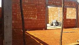 Oportunidade  Construção No Carmelo Perto Do Mart Minas 