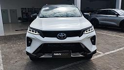Toyota Hilux Sw4 Diamond 2.8 Tb 4x4 Die. Aut. 2024