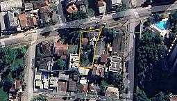 Casa Em Terreno Com Potencial Construtivo Junto Ao Moro Do Espelho