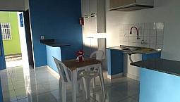 Aluguel Casa - 1.300 Com Água E Luz