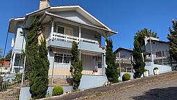 Bela Casa Na Vila Dos Pássaros
