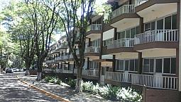 Alugo Apto. 3 Quartos - Cond. Fechado - Próx. Shopping Jl