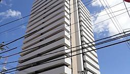 Ótimo Apartamento, 03 Quartos (Sendo 01 Suíte), Dce, Varanda, Sala, Cozinha Com Armários, 