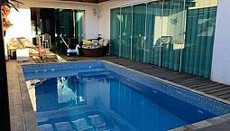 *Casa Com Piscina Azul Top