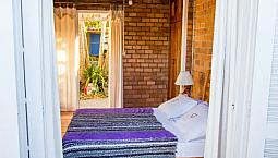 Suíte Em Pousada Mobiliada Com Roupa De Cama E Banho 