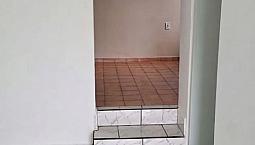 Casa 3 Cômodos  Vila Carol (Sem Garagem )