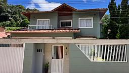 Linda Casa Em Santa Teresa, 4 Quartos Sendo 2 Suítes, Perto Do Centro, Semi Mobiliada. 