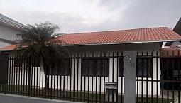 Casa Averbada Com Piscina 