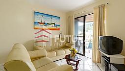 Apartamento Para Aluguel De Temporada-Centro De Bombinhas/ 1Suite / 1 Vaga De Garagem
