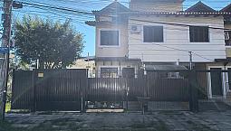 Casa Para Venda Possui 181 Metros Quadrados Com 3 Quartos