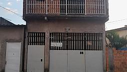 Vende-Se Está Casa De Sobrado *. 